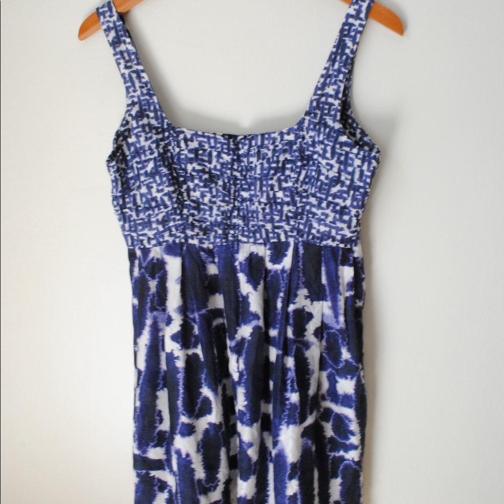 Beautiful, lightweight dress.